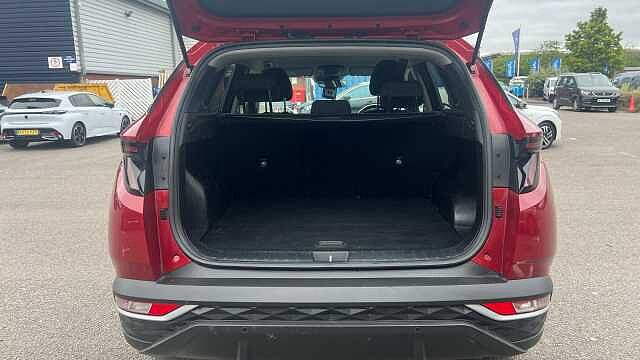 Hyundai TUCSON 1.6 TGDi SE Connect 5dr 2WD Petrol Estate Red