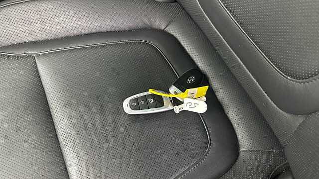 Hyundai TUCSON 1.6 TGDi Hybrid 230 Ultimate 5dr 2WD Auto Hybrid Estate Black