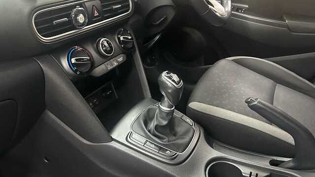 Hyundai KONA 1.0T GDi Blue Drive SE 5dr Petrol Hatchback Red