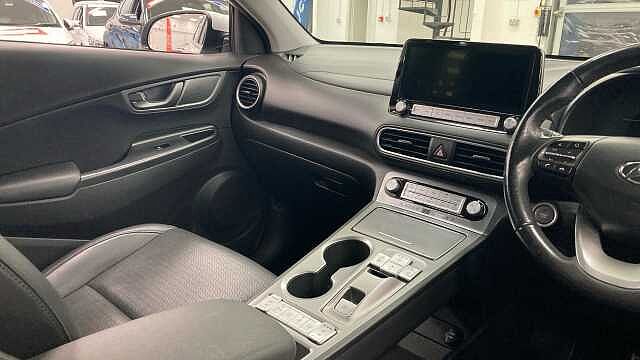 Hyundai KONA 150kW Premium SE 64kWh 5dr Auto Electric Hatchback