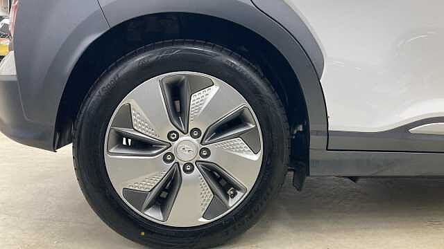 Hyundai KONA 150kW Premium SE 64kWh 5dr Auto Electric Hatchback