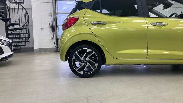 Hyundai i10 1.2 [79] Premium 5dr Auto [Nav] Petrol Hatchback
