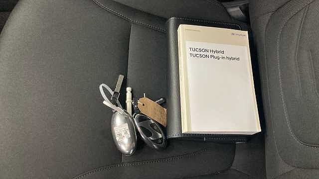Hyundai TUCSON 1.6T Plug-in Hybrid Premium 5dr 4WD Auto Estate