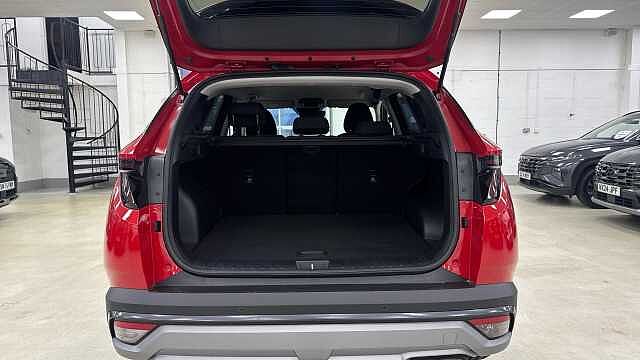 Hyundai TUCSON 1.6T Advance 5dr Petrol Estate Solid - Engine Red