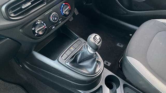 Hyundai i10 1.0 MPi SE Connect 5dr Petrol Hatchback