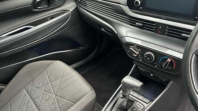 Hyundai BAYON 1.0 TGDi 48V MHEV SE Connect 5dr DCT Petrol Hatchback Blue