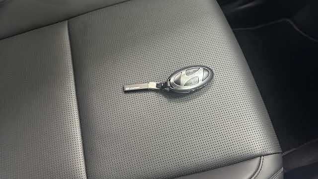 Hyundai SANTA FE 1.6 TGDi Plug-in Hybrid Calligraphy 5dr 4WD Auto Estate