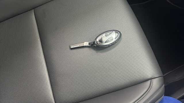 Hyundai SANTA FE 1.6 TGDi Plug-in Hybrid Calligraphy 5dr 4WD Auto Estate