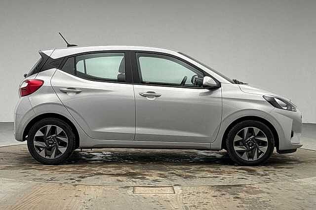 Hyundai KONA 1.6T 138 N Line 5dr Red
