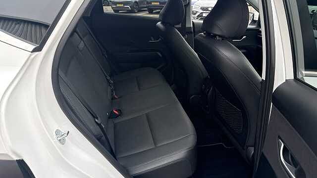 Hyundai KONA 1.6 Hybrid 138 Ultimate 5dr DCT White