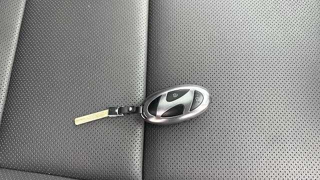 Hyundai KONA 1.6 Hybrid 138 Ultimate 5dr DCT White
