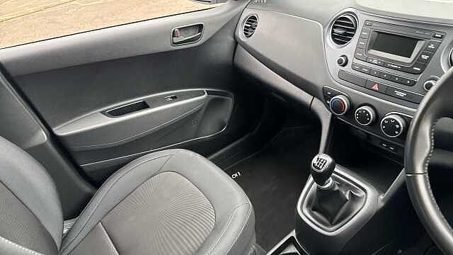 Hyundai i10 1.0 SE 5dr