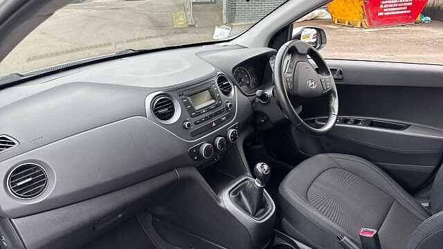 Hyundai i10 1.0 SE 5dr